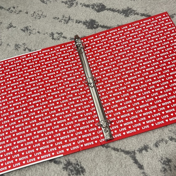 One direction binder - Picture 2 of 4